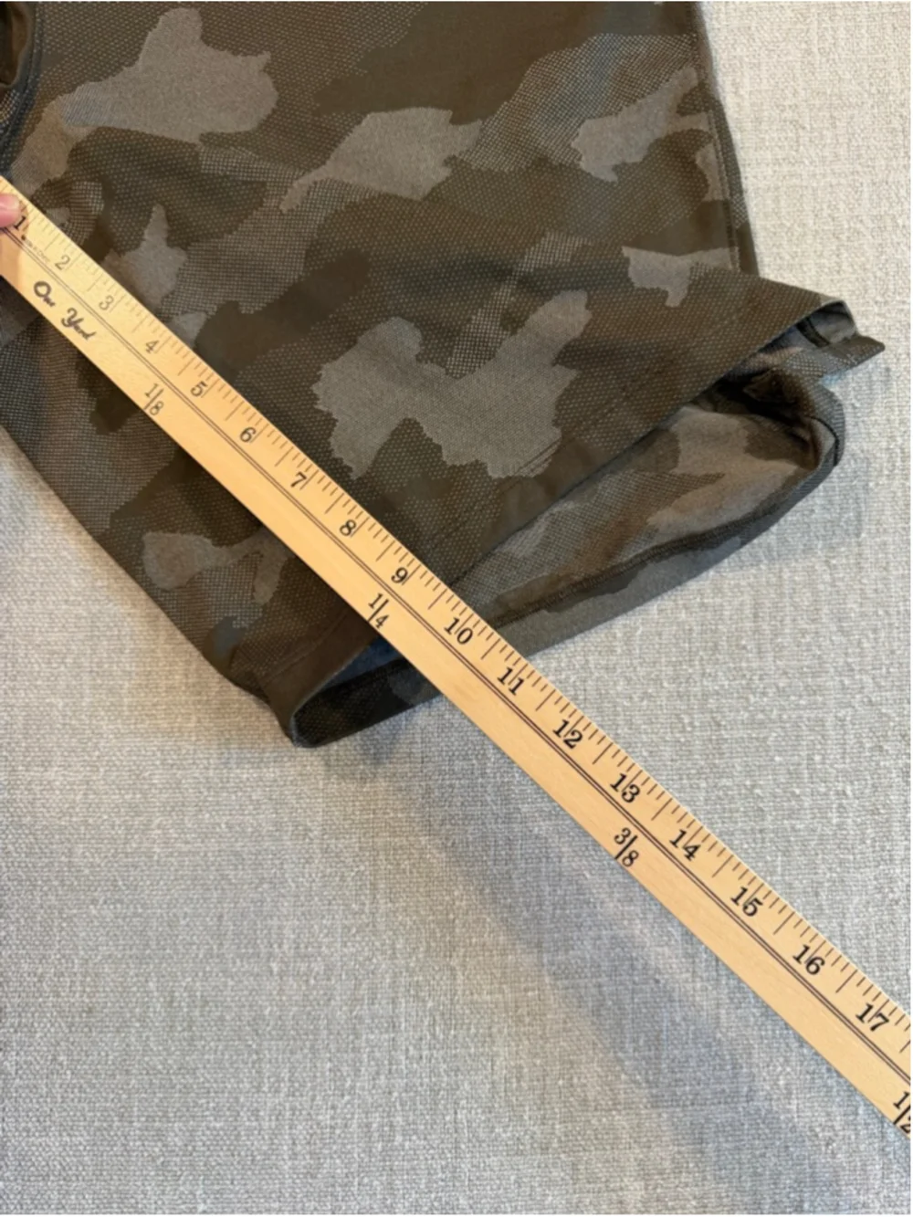 Lululemon T.H.E. Short Linerless  Variegated Mesh Camo Max Dark Olive Mens M